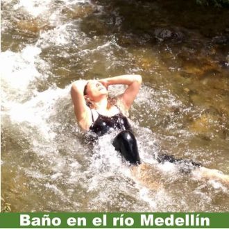 Baño en el rio Medellin